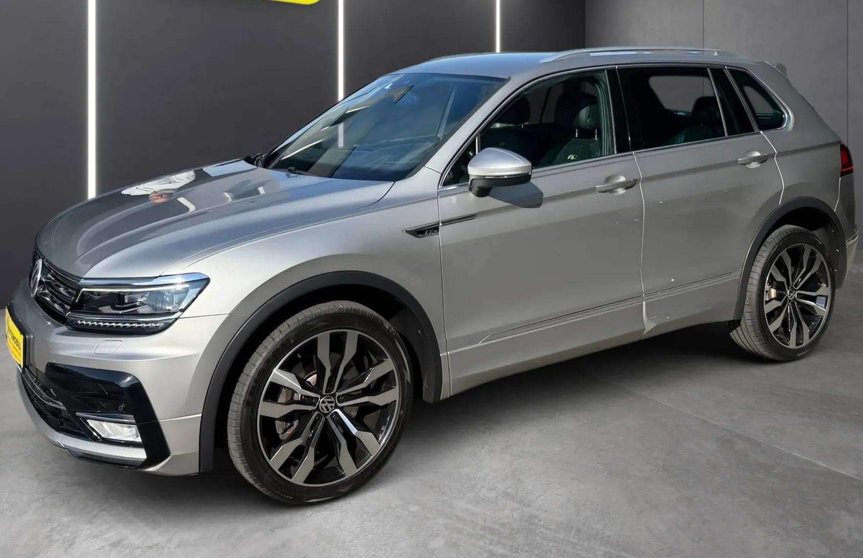 Zunanja slika - VW Tiguan - 2.0 TDI 3x R- LINE 4x4 ACC MEMORY NAPA USNJE TOP.. - 3