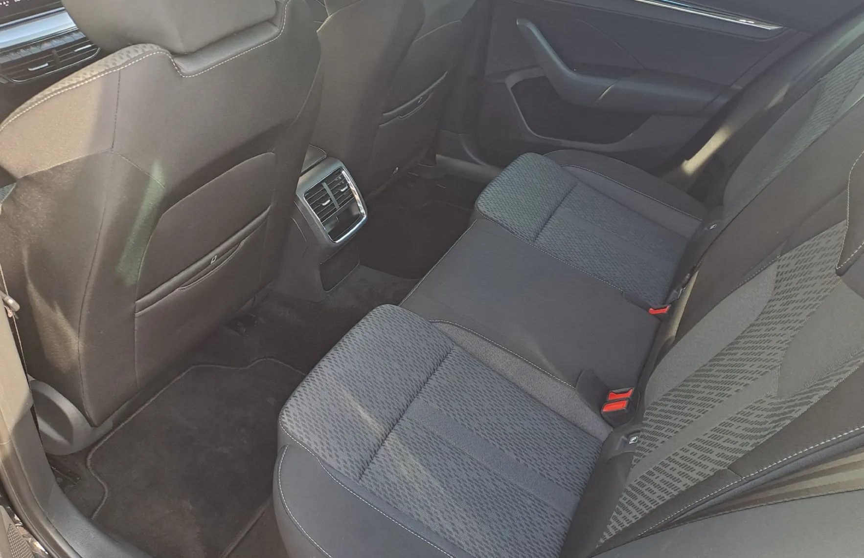 Zunanja slika - Škoda Octavia - Combi 1.5 TSI Ambition - 14
