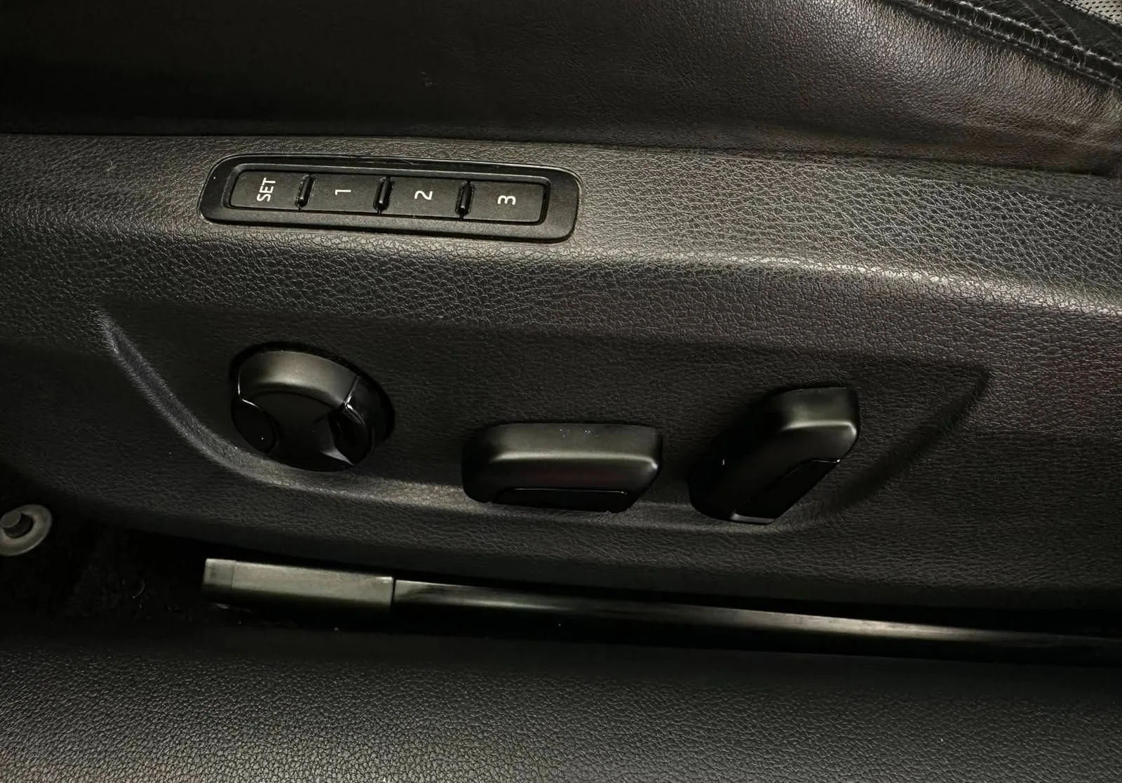 Notranja slika - Škoda Superb - 2.0TDI-L K-DSG-PANORAMA-USNJE-SLO-NAVI-ACC-CANTON - 11