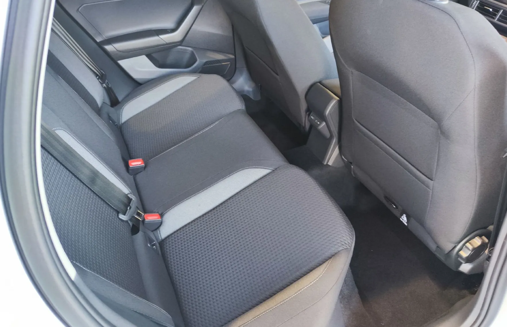 Zunanja slika - Volkswagen Taigo - 1.0 TSI 4ALL 85  115 - 10