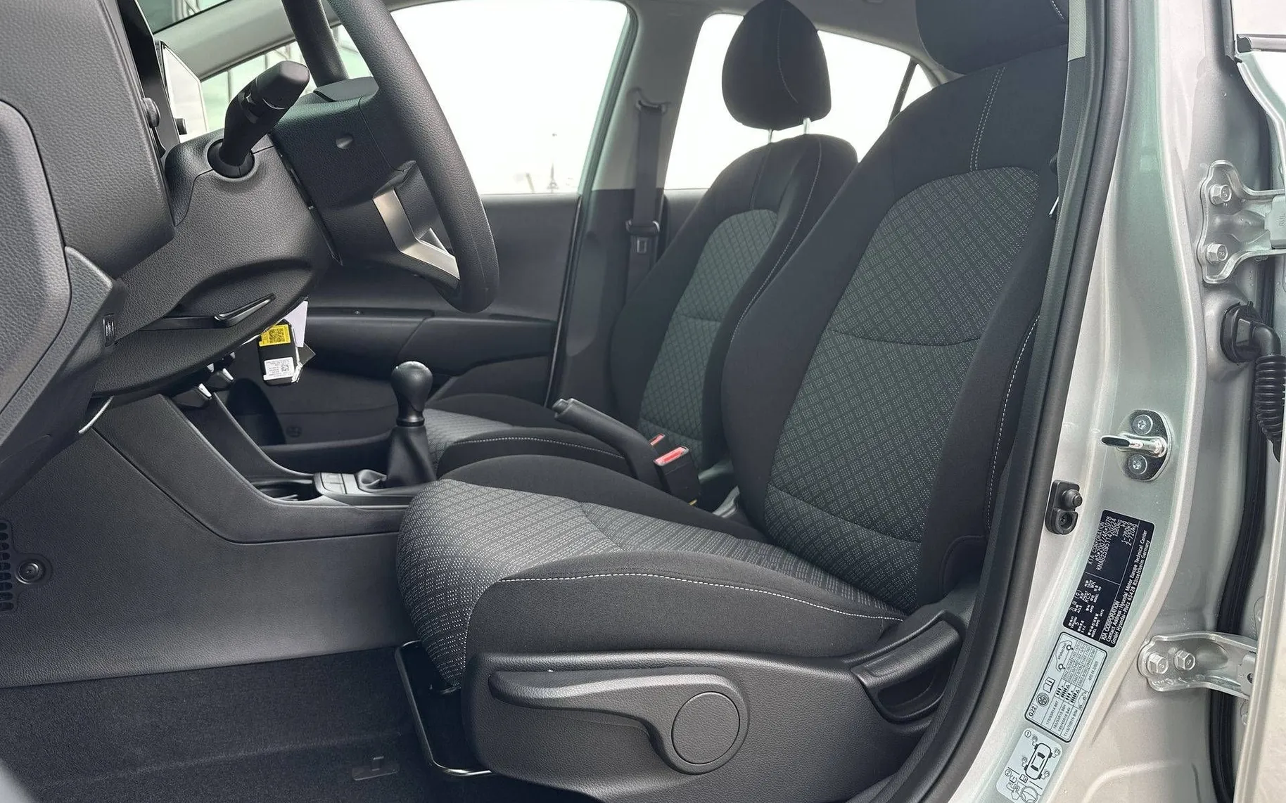 Notranja slika - KIA Picanto - 1.0 GDI LX Active. 5M T  4-sedežni - 10