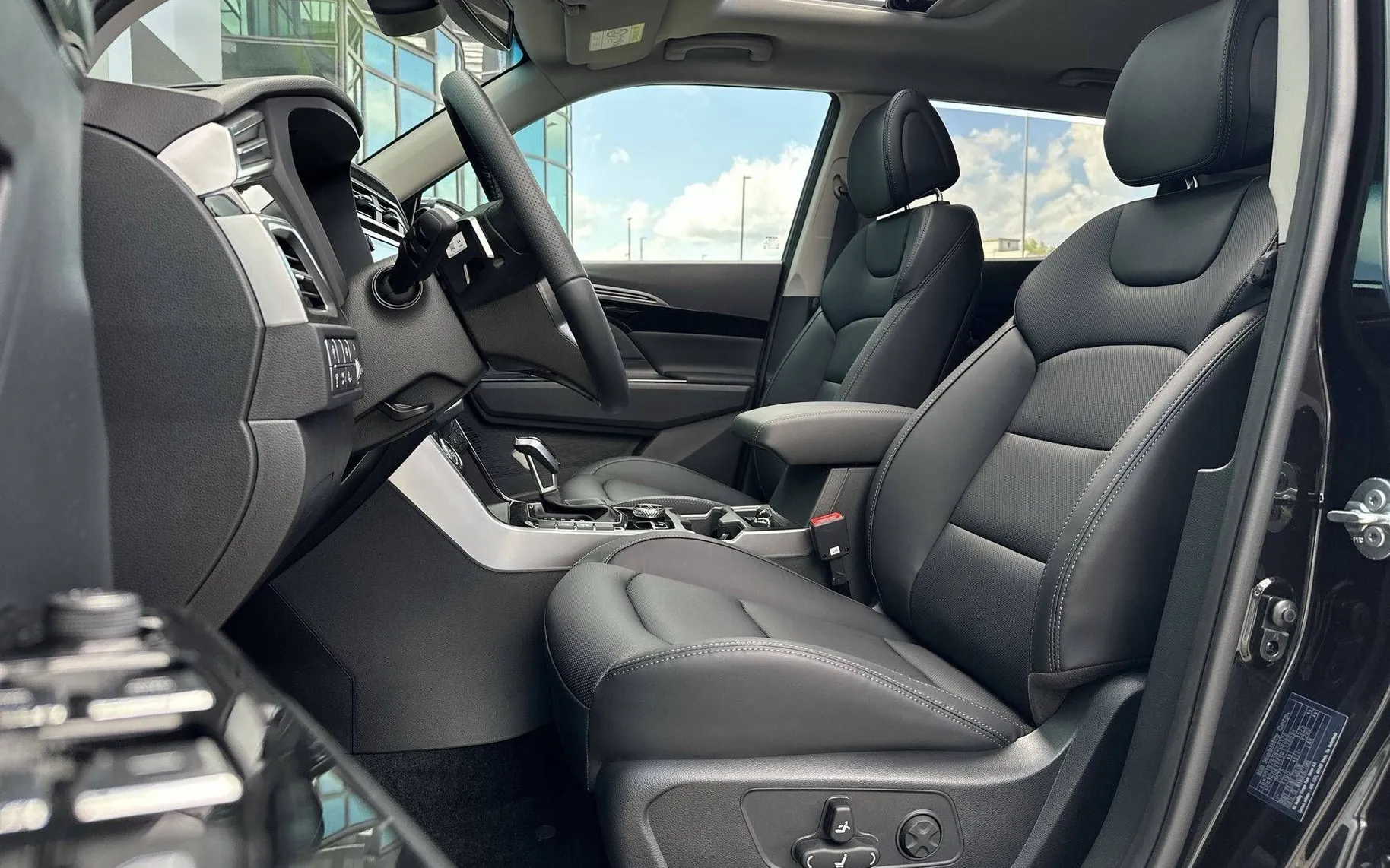 Notranja slika - KG Mobility Korando - 1.5 T-GDI Premium 4WD AT... - 10