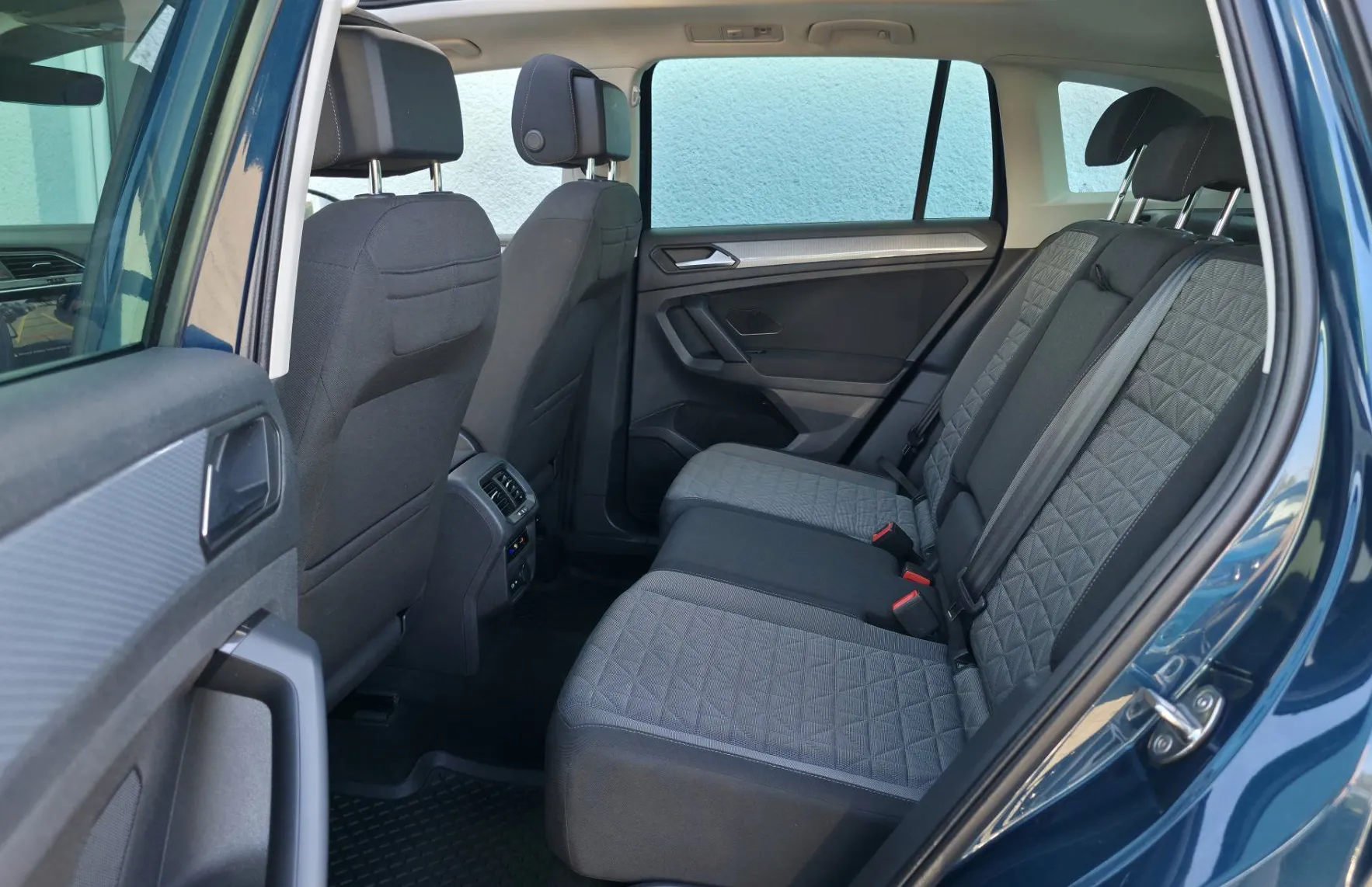 Zunanja slika - Volkswagen Tiguan - 2.0TDI Life LED•ACC•HEAD•PANOR•KAMERA•KLJUKA•18C• - 8