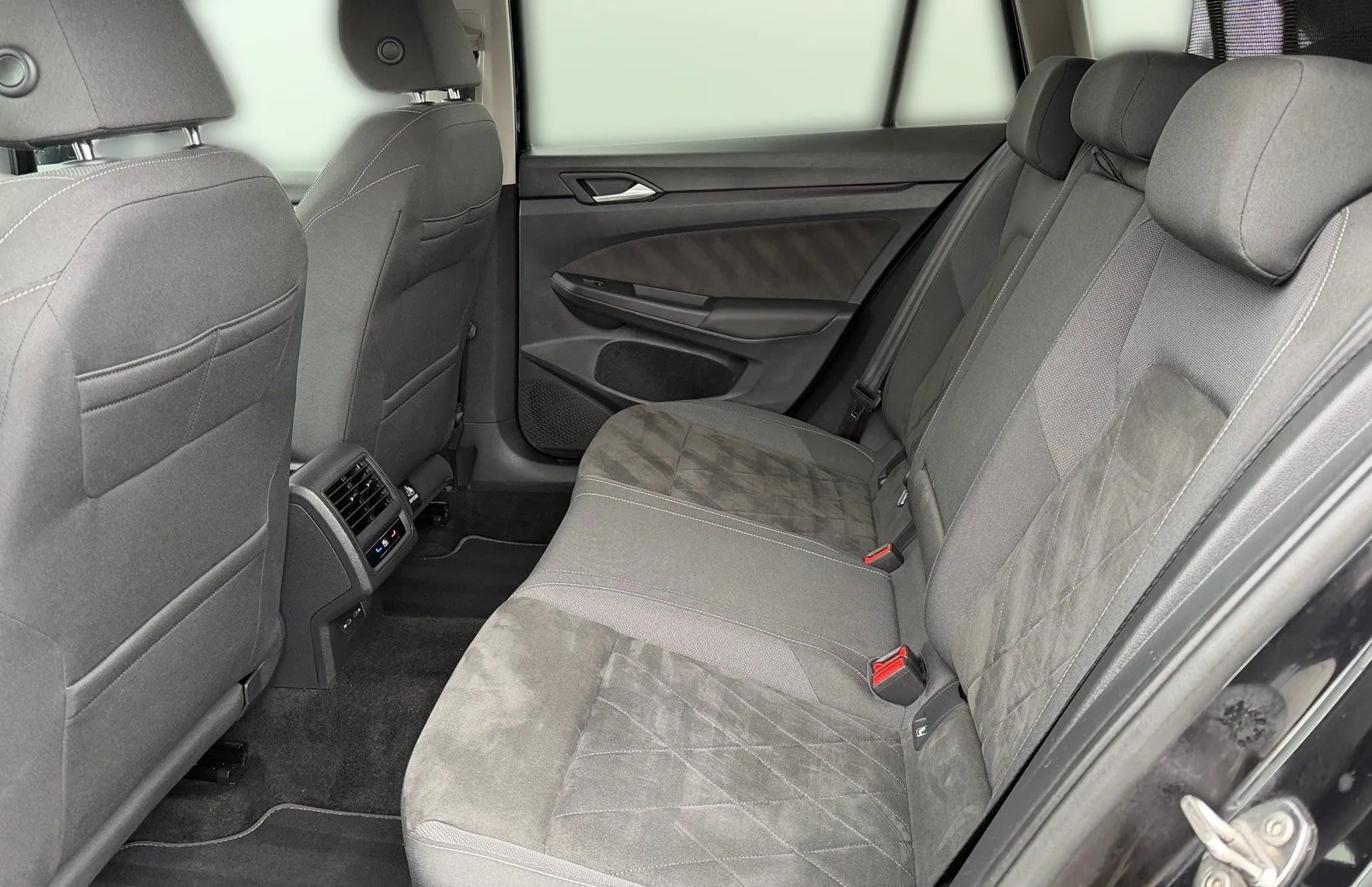 Zunanja slika - VW Golf - Variant 2.0 TDI BMT Style DSG-ACC-Mrtvi kot-Kamera-Masaža - 11