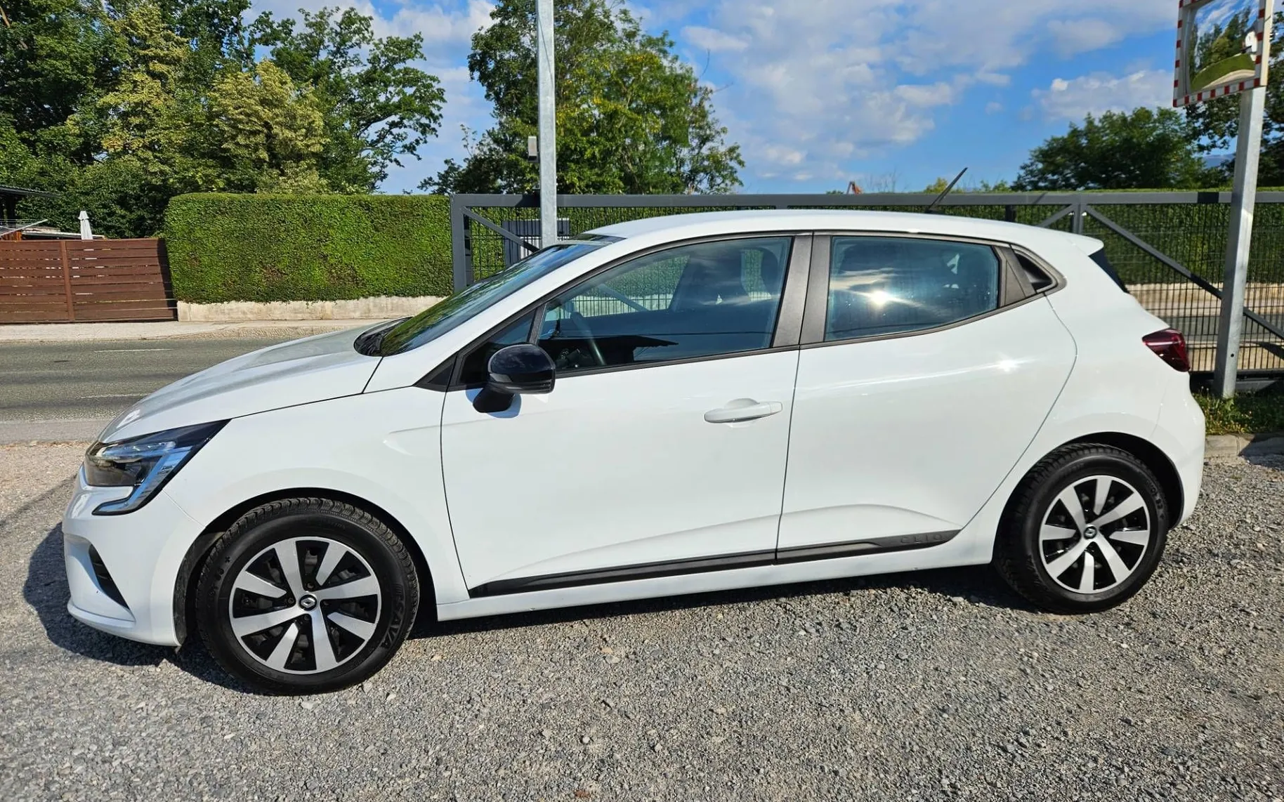 Zunanja slika - Renault Clio - dCi 100 Equilibre 1.LASTNIK SLO LED LANE ASIST D - 7