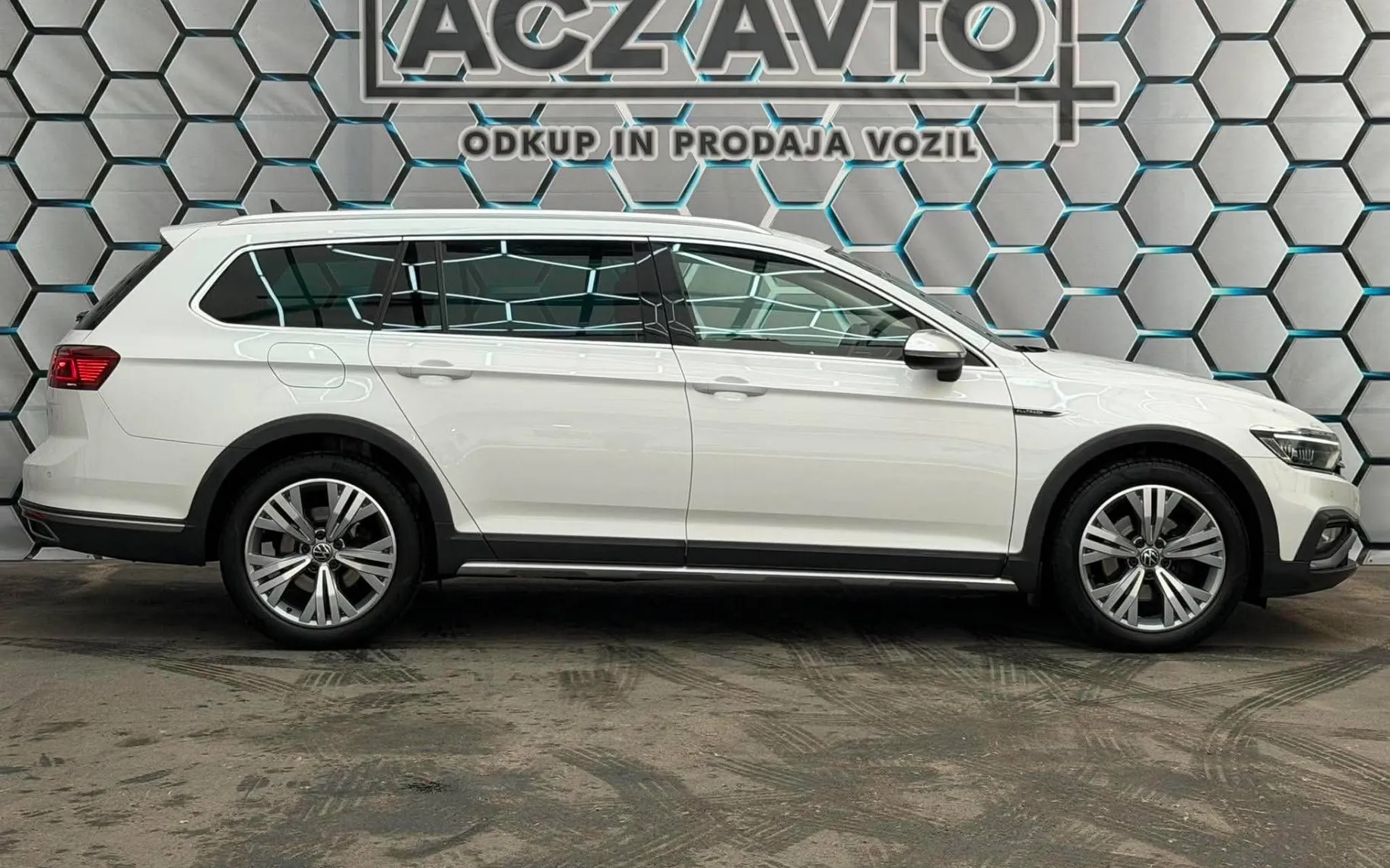 Zunanja slika - Volkswagen Passat Alltrack - 2.0 TDI•DSG•4X4•IQ LED•VIRTUAL•ACC•KAMERA•KLJUKA• - 5