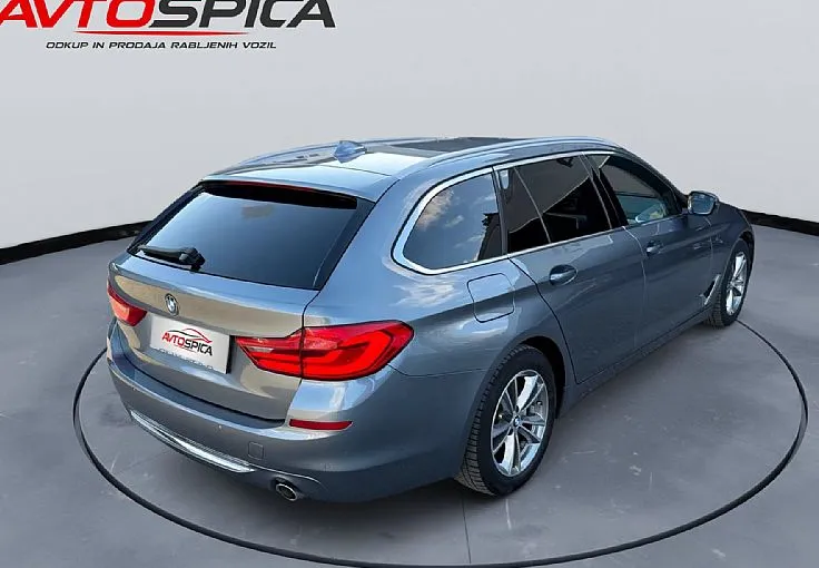 Zunanja slika - BMW Serija 5 - Touring: 530i xDrive Touring Avt.-Virt-Memo-Kam-aTemp-SL - 4