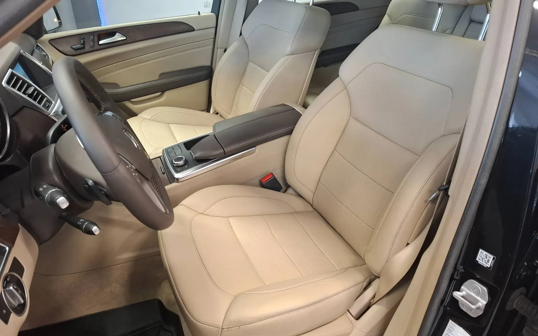 Notranja slika - Mercedes-Benz ML-Razred - ML 250 BlueTEC 4MATIC ACC-STR.OKNO-NAVI-XENON-AL - 7