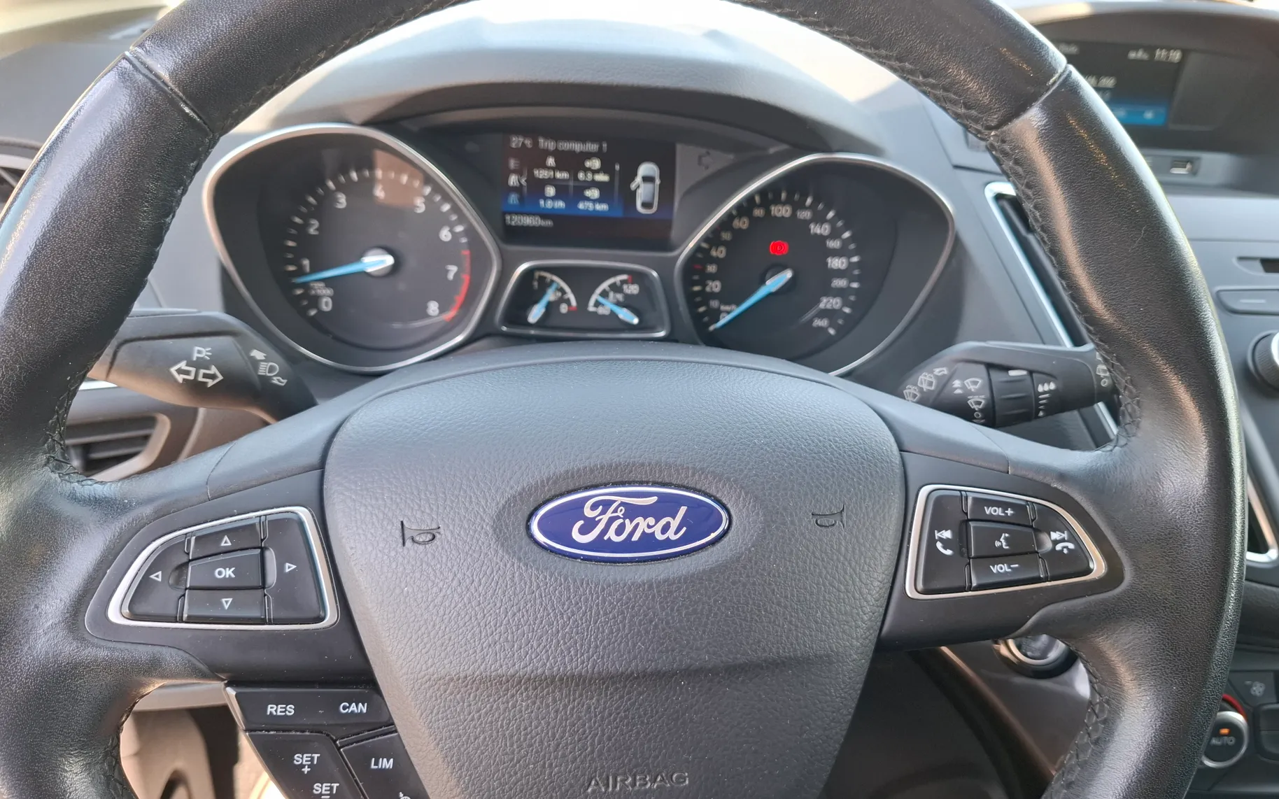 Notranja slika - Ford C-MAX - 1,0 EcoBoost Titanium - 7