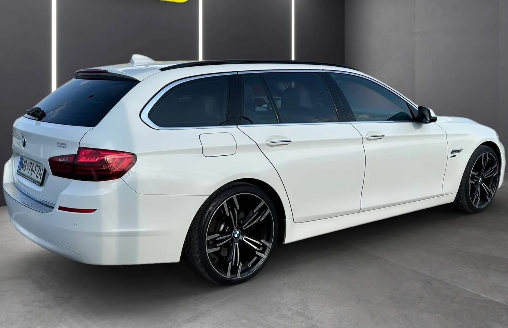 Zunanja slika - BMW Serija 5 - Touring: 525d xDrive BI-XENON NAVI ACC VIRTUAL MEMORY KA - 9