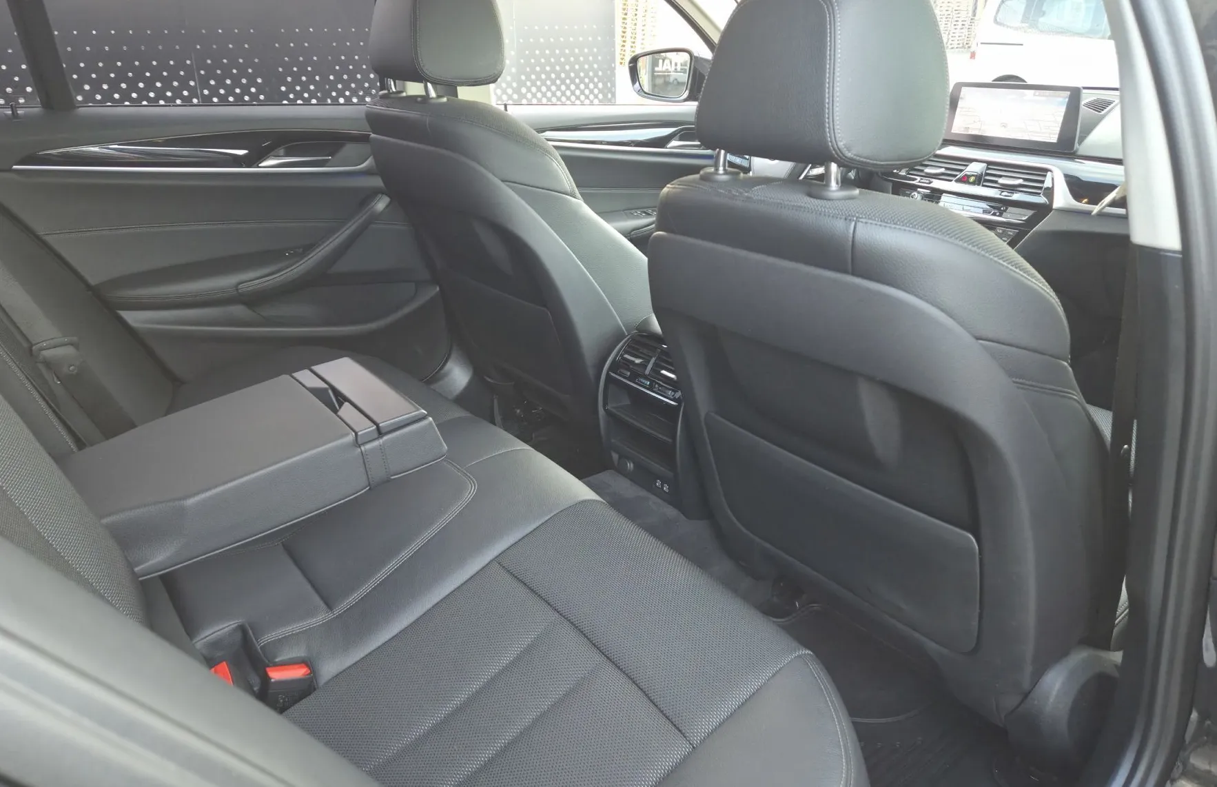 Zunanja slika - BMW Serija 5 - Touring: 520d Touring Avt. - 12
