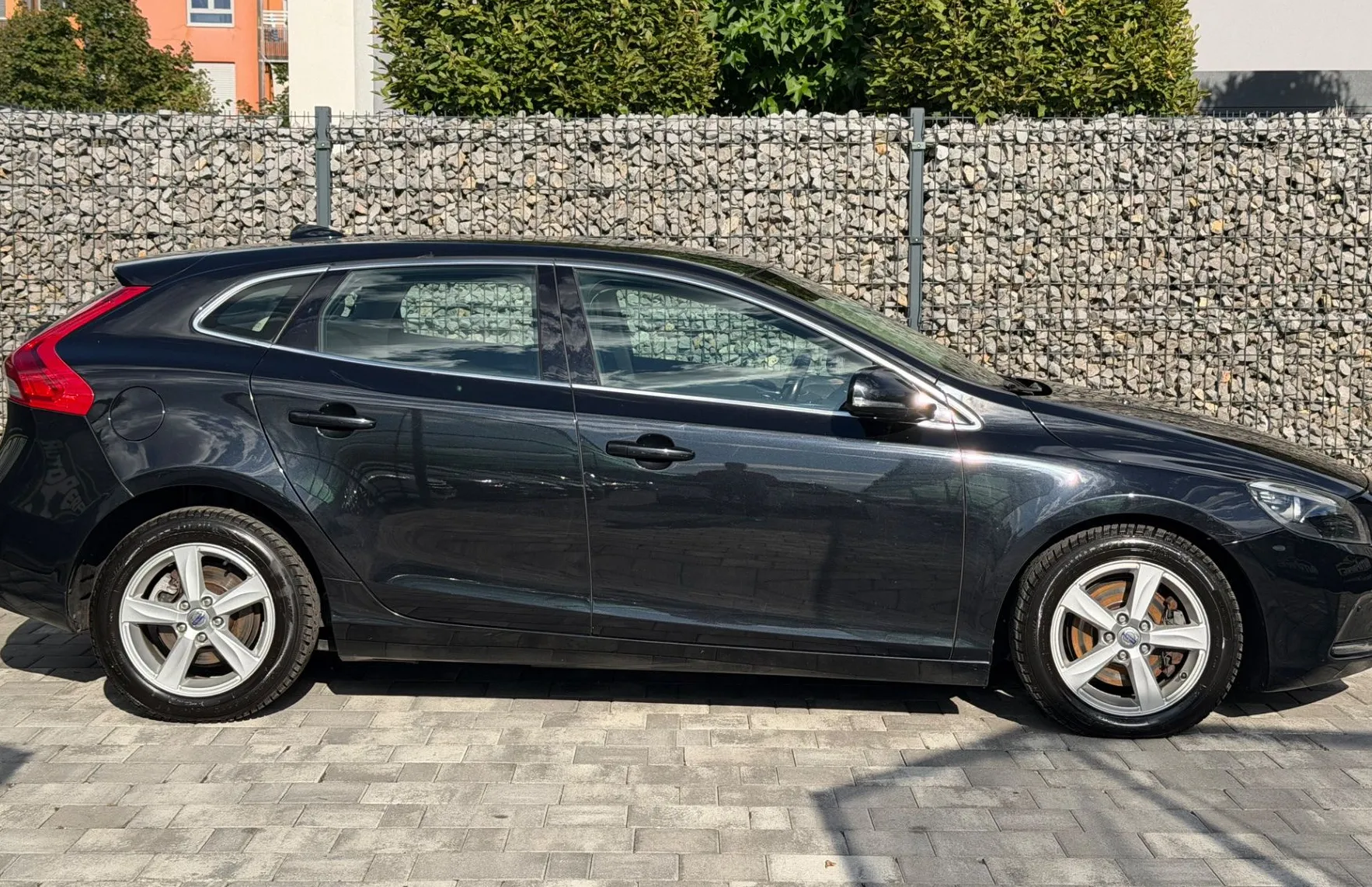 Zunanja slika - Volvo V40 - D2 Momentum AVT. |NAVI|PDC|USNJE| - 8