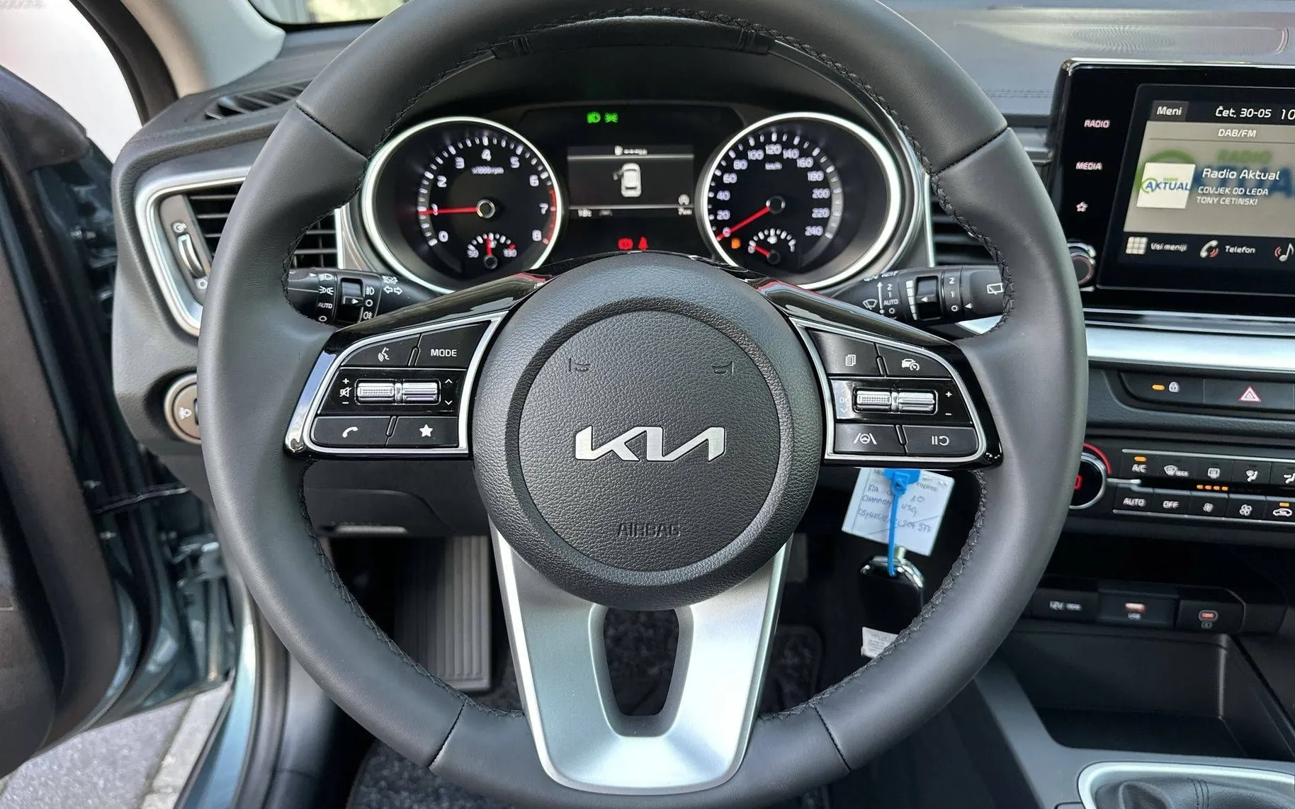 Notranja slika - KIA Ceed - 1.0 T-GDi EX Champion + ISG. M T - 12