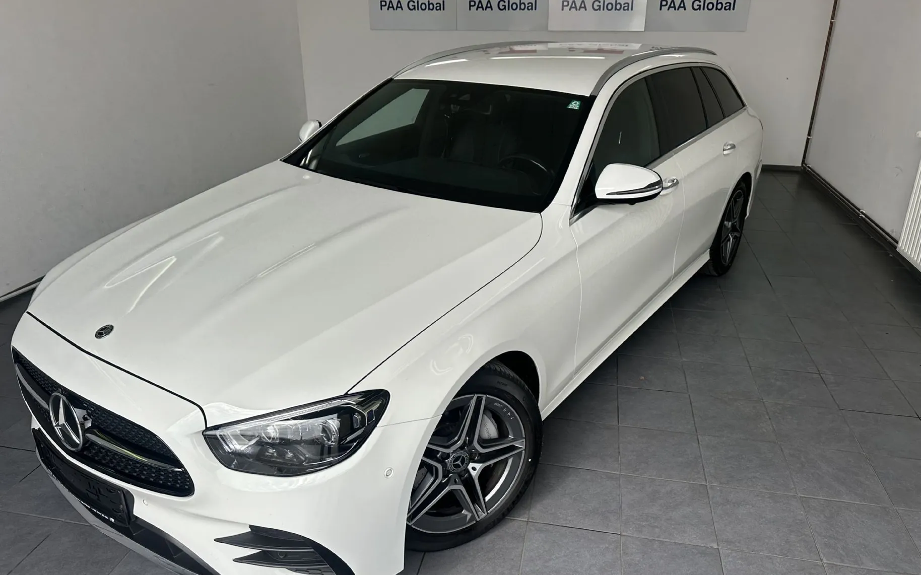 Zunanja slika - Mercedes-Benz E-Razred - E 220 d T AMG Line Avt.USNJE.KAMERA.LED.NAVI.KLJUK - 1