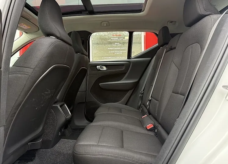 Zunanja slika - Volvo XC40 - D3 Momentum 1. LASTNIK - 13