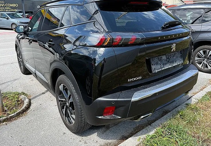 Zunanja slika - Peugeot 2008 - 1.2 PureTech 130 Allure Pack Avt. - 3