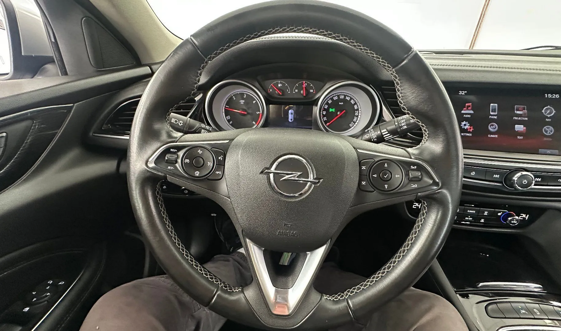 Zunanja slika - Opel Insignia - 1.6 CDTi.USNJE.NAREJEN VEL.SERVIS+MENJALNIKU - 8