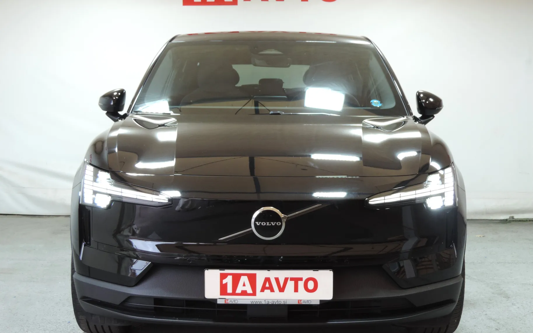 Zunanja slika - Volvo EX30 - Single Motor  51 kWh  Plus - 2