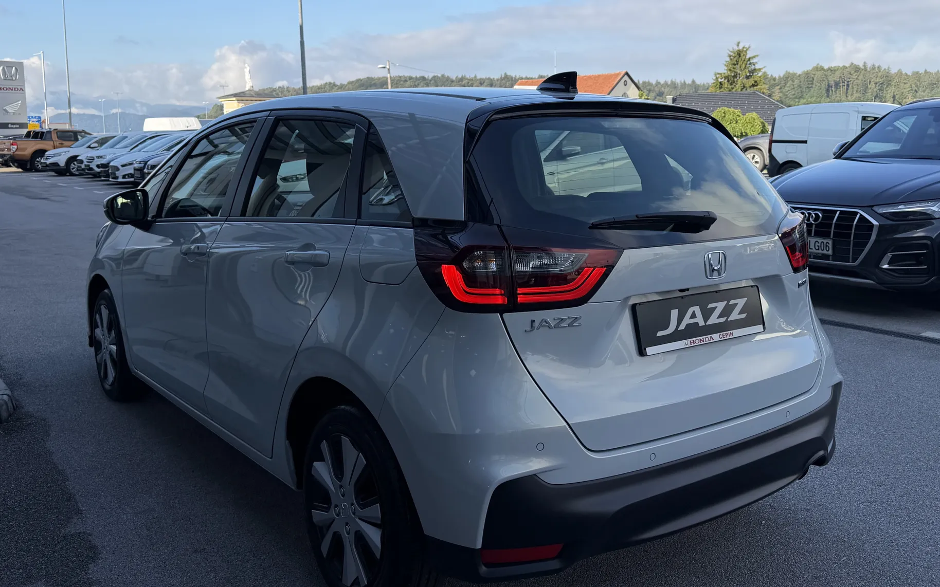 Zunanja slika - Honda Jazz - HIBRID-1.5-ELEGANCE-e-CVT-LED-NAVI-AKCIJA 4500€ - 7