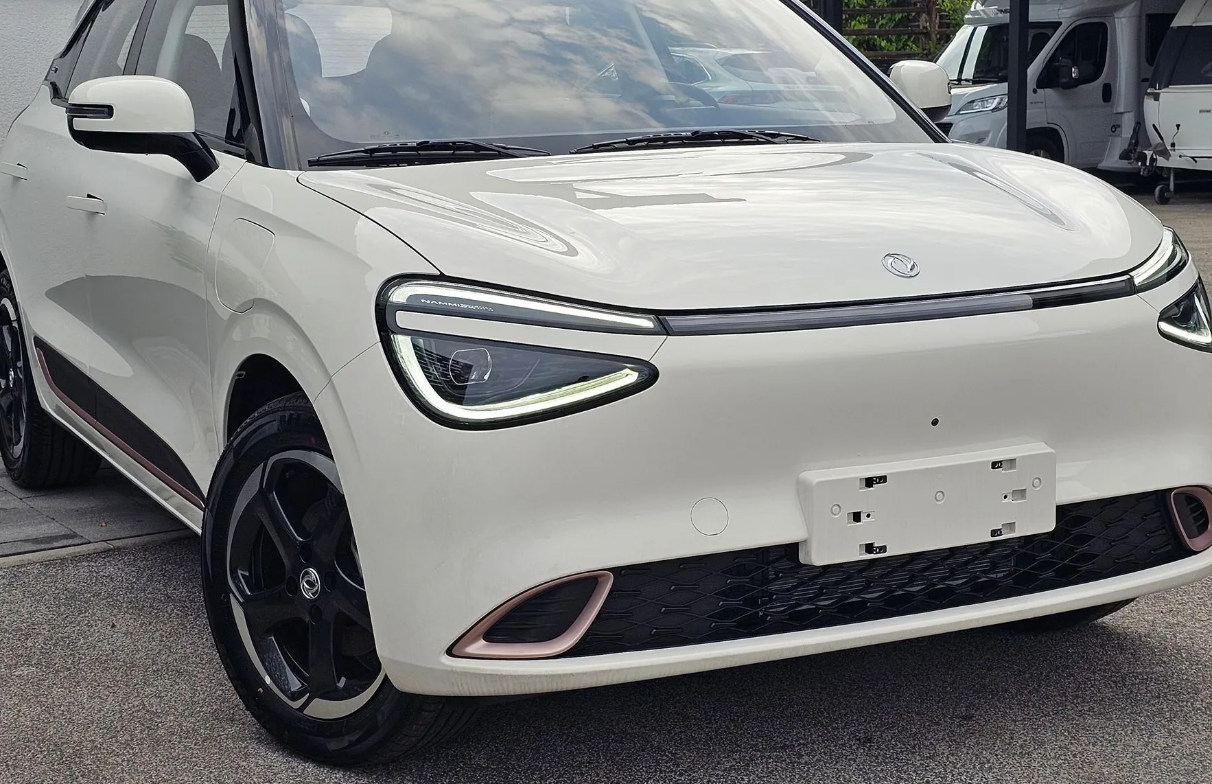 Zunanja slika - Dongfeng Box - E3 42.3 kWh 70 kW- 360KAM-LED- - 2