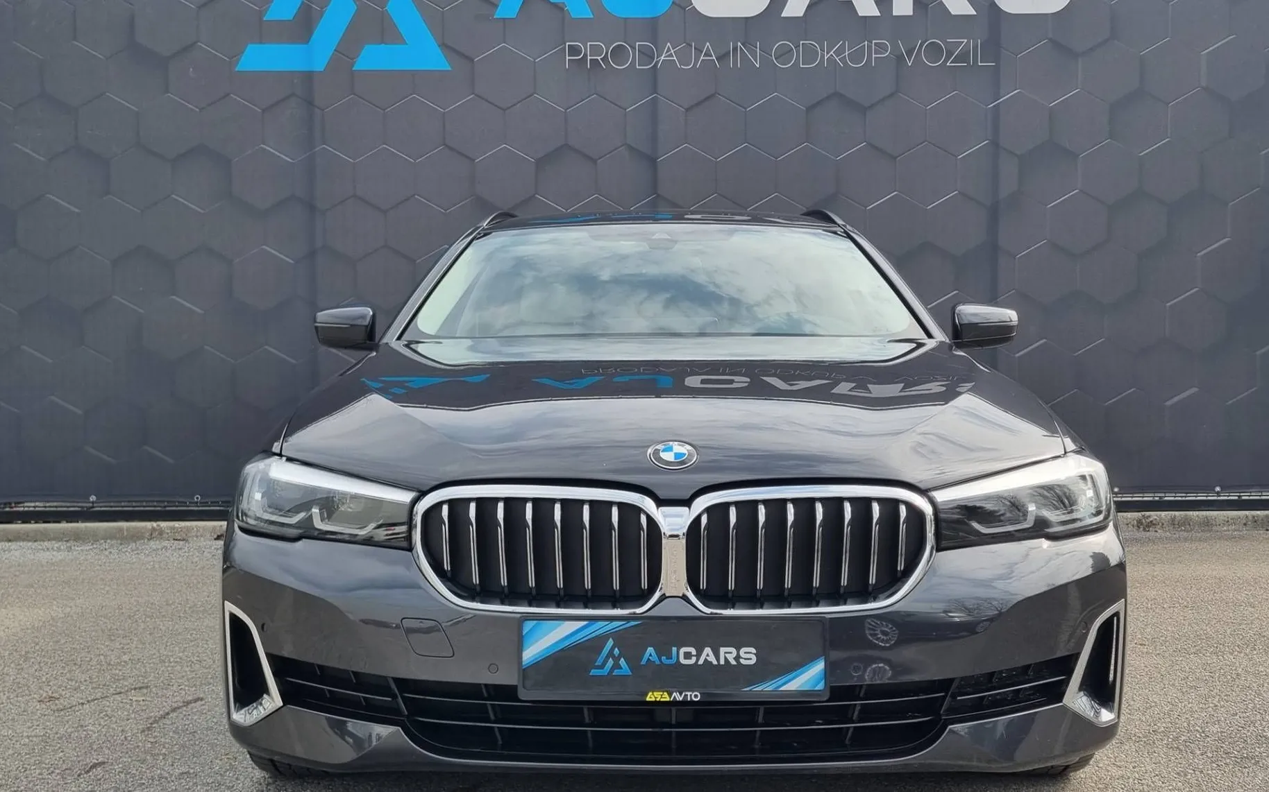 Zunanja slika - BMW Serija 5 - Touring: 530d xDrive-Luxury-Usnje-LED... - 2