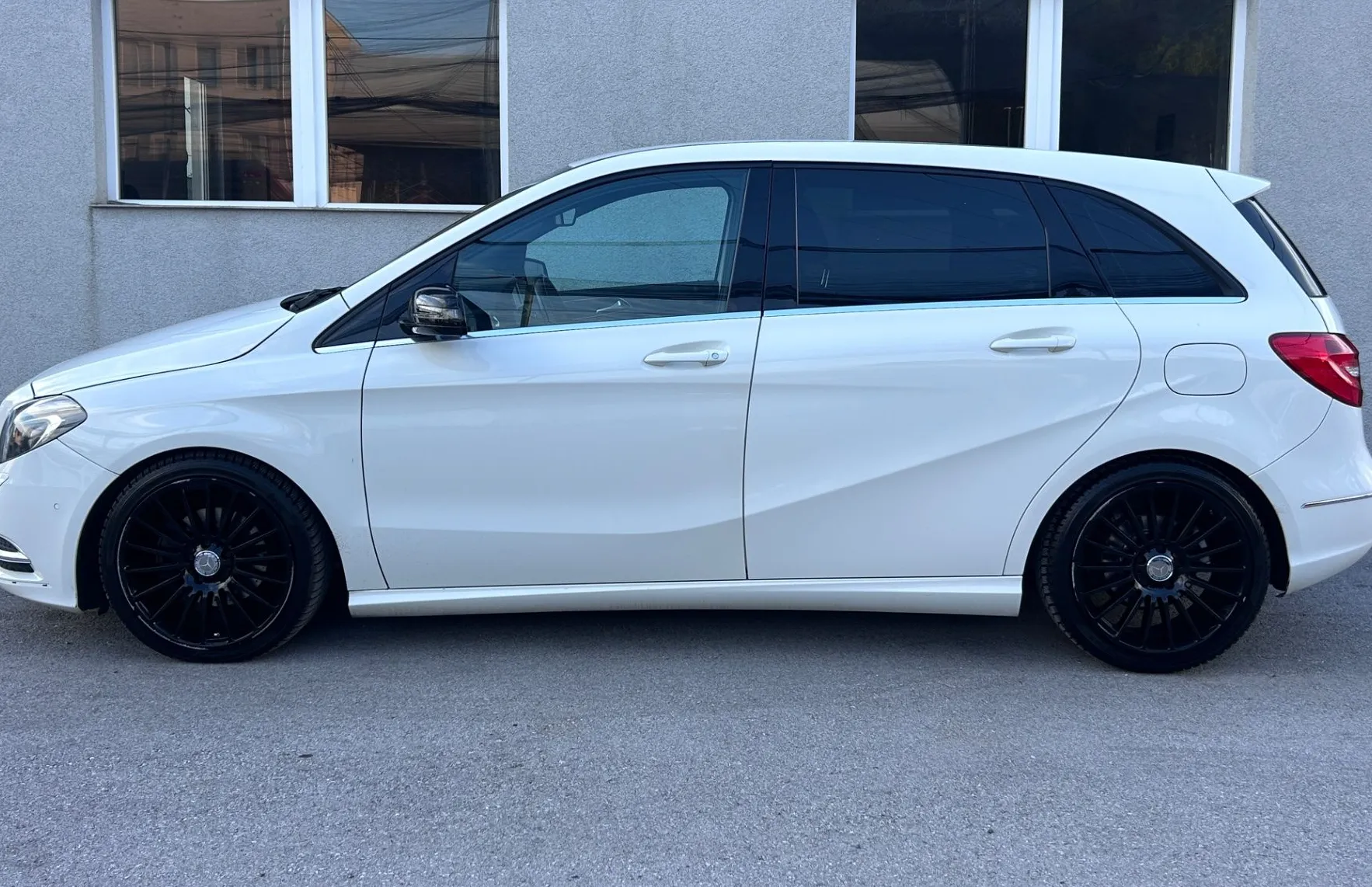 Zunanja slika - Mercedes-Benz B-Razred - B180CDI BlueEFFICIENCY-XSENON-GRETJE SEDEŽEV-18COL - 4