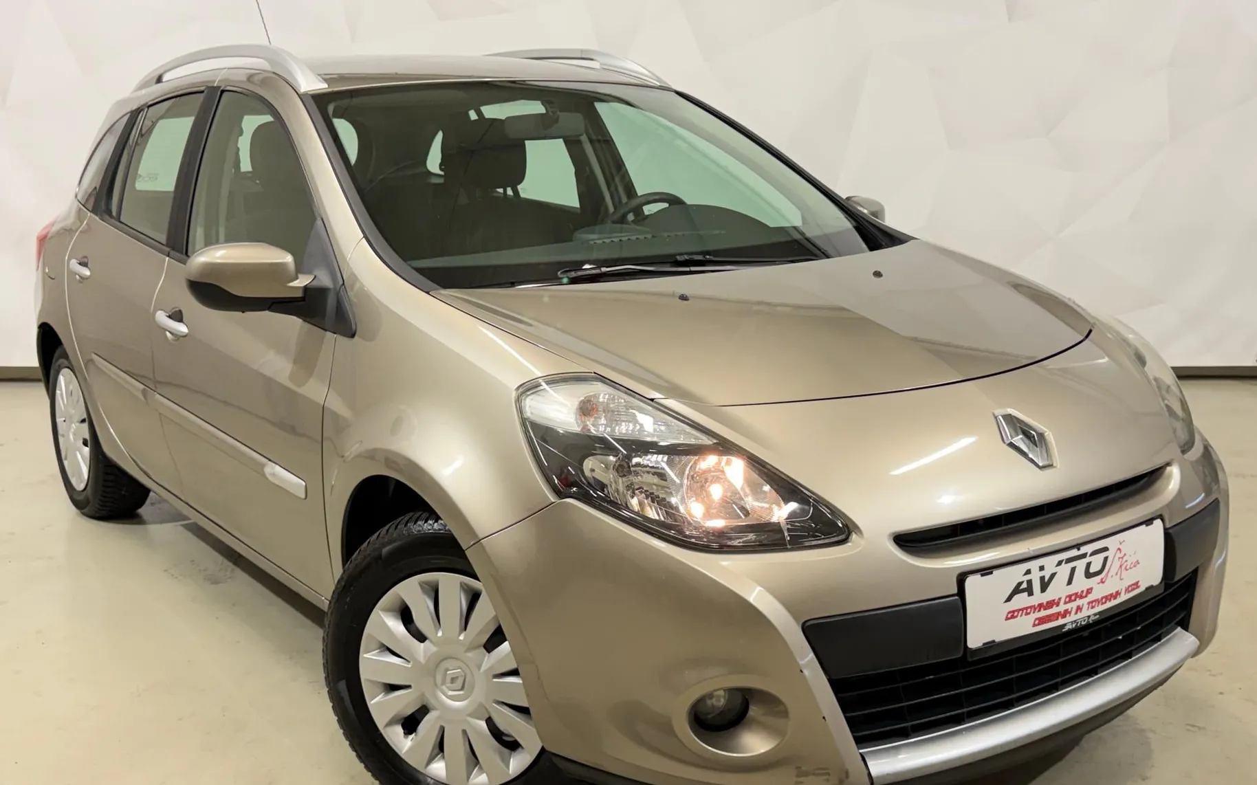 Zunanja slika - Renault Clio - Grandtour 1.5 dCi-TEMPOMAT-KLIMA-TRAJNIK - 2