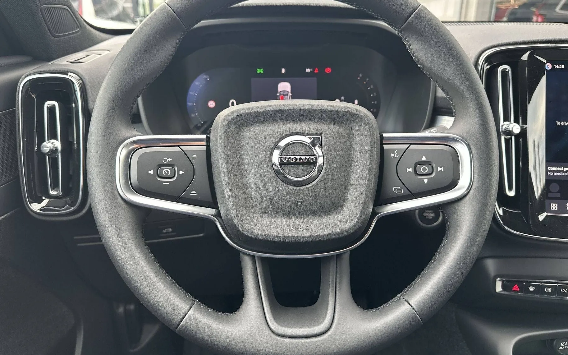 Notranja slika - Volvo XC40 - B3 P Plus Dark Avt. - 14