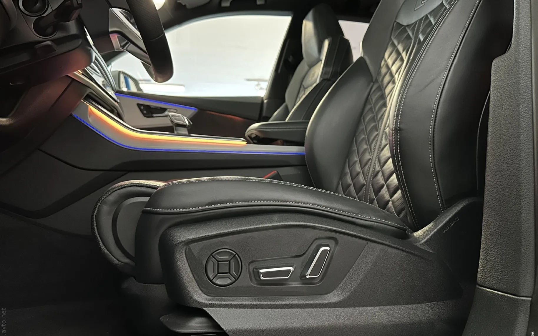 Notranja slika - Audi Q8 - 50TDI|Q|S-Line|Pano|SoftC|Zračno|ACC|Hlaj|360K| - 9