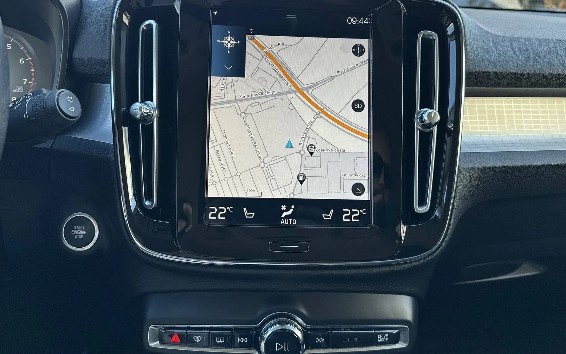Notranja slika - Volvo XC40 - T3 Momentum Pro Avt. - 18