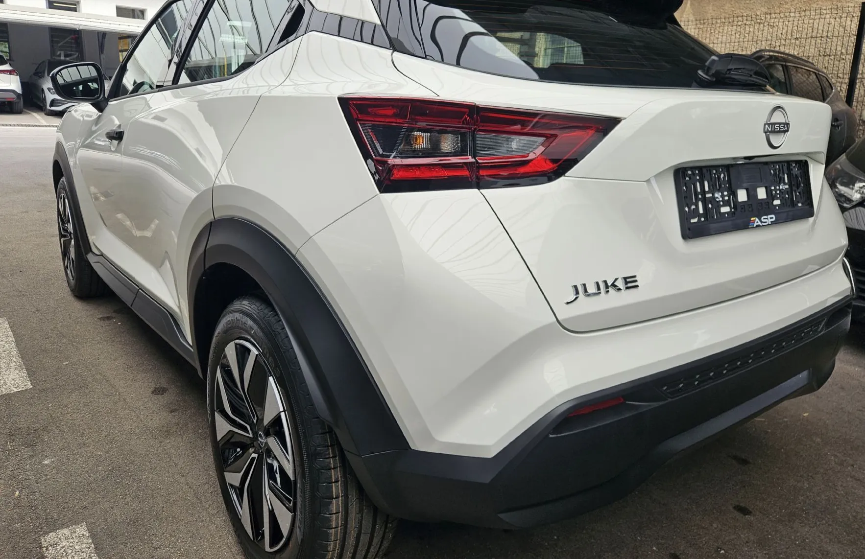 Zunanja slika - Nissan Juke - 1.0 DIG-T 114 Acenta - 4