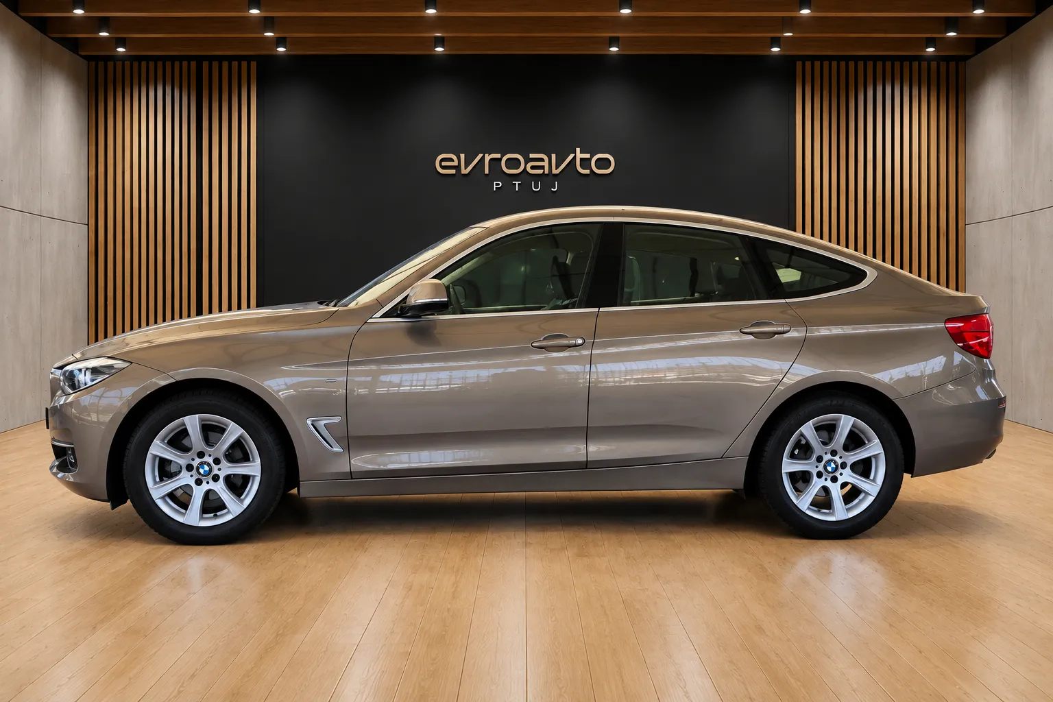 Notranja slika - BMW serija 3 Gran Turismo: - 318d Gran Turismo Brez pologa do 84 obrokov - 8