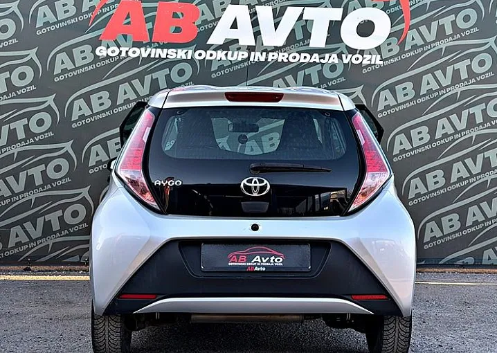 Zunanja slika - Toyota Aygo - 1.0 VVT-i x KLIMA+BT TEL+SERVO+BREZ POLOGA+UGODNO - 6
