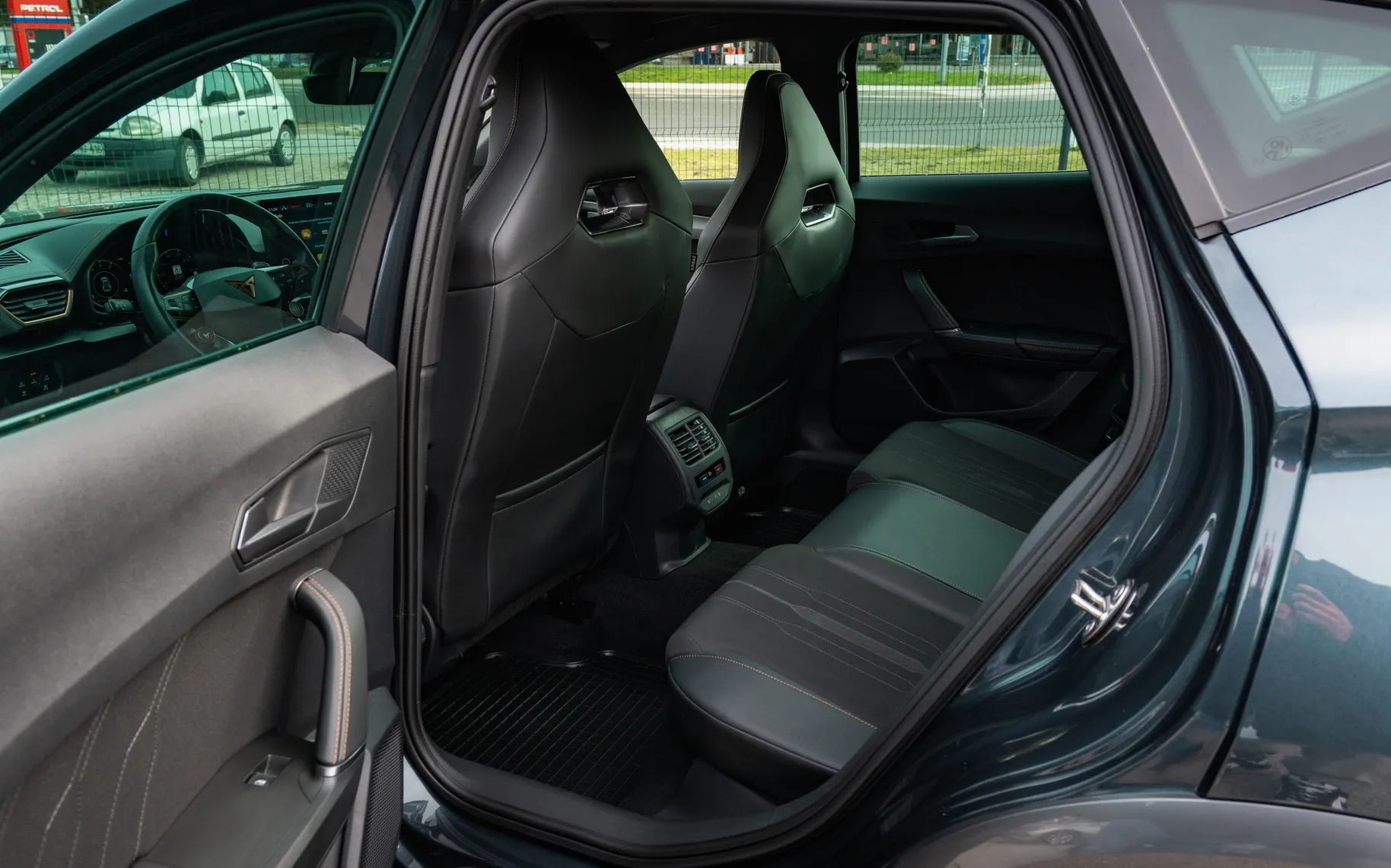 Notranja slika - Cupra Formentor - VZ 4Drive 2,0 TSI DSG - 8