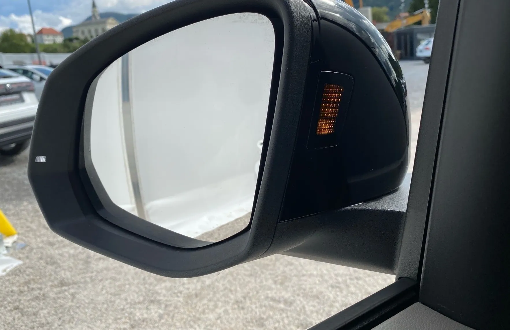 Zunanja slika - VW Multivan - 2.0 TDI DSG Life EDITION - 14
