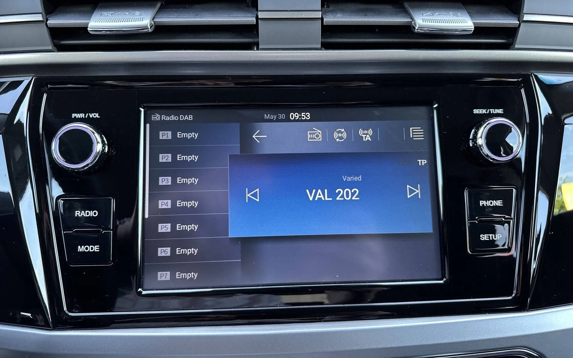 Notranja slika - SsangYong Korando - 1.5 T-GDi Style 2WD MT... - 14