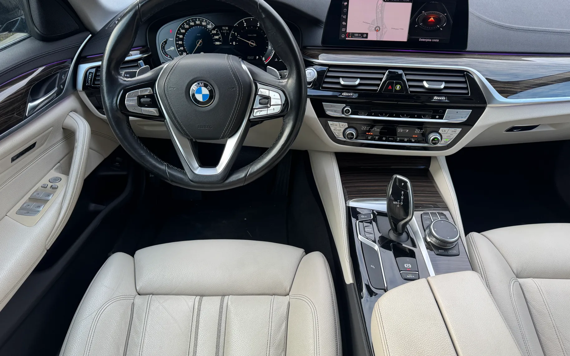 Notranja slika - BMW Serija 5 - 520d xDrive Touring Avt. - 5
