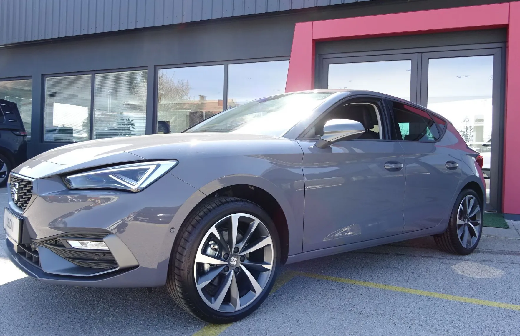 Zunanja slika - Seat Leon - 1.5 TSI 85KW FR - VLEČNA KLJUKA - - 1