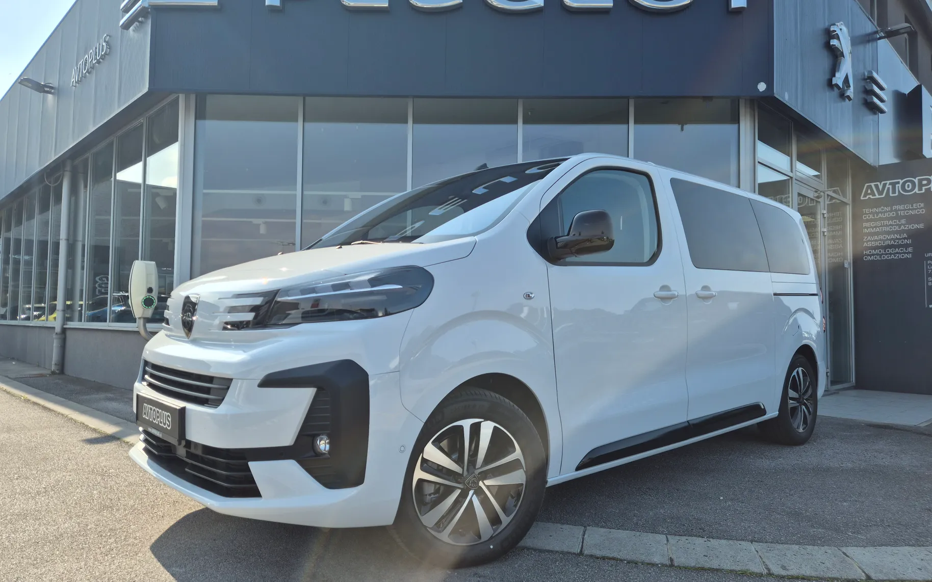 Zunanja slika - Peugeot Traveller - L2 Business Vip 2.2 B-HDI 180 EAT8 - 2