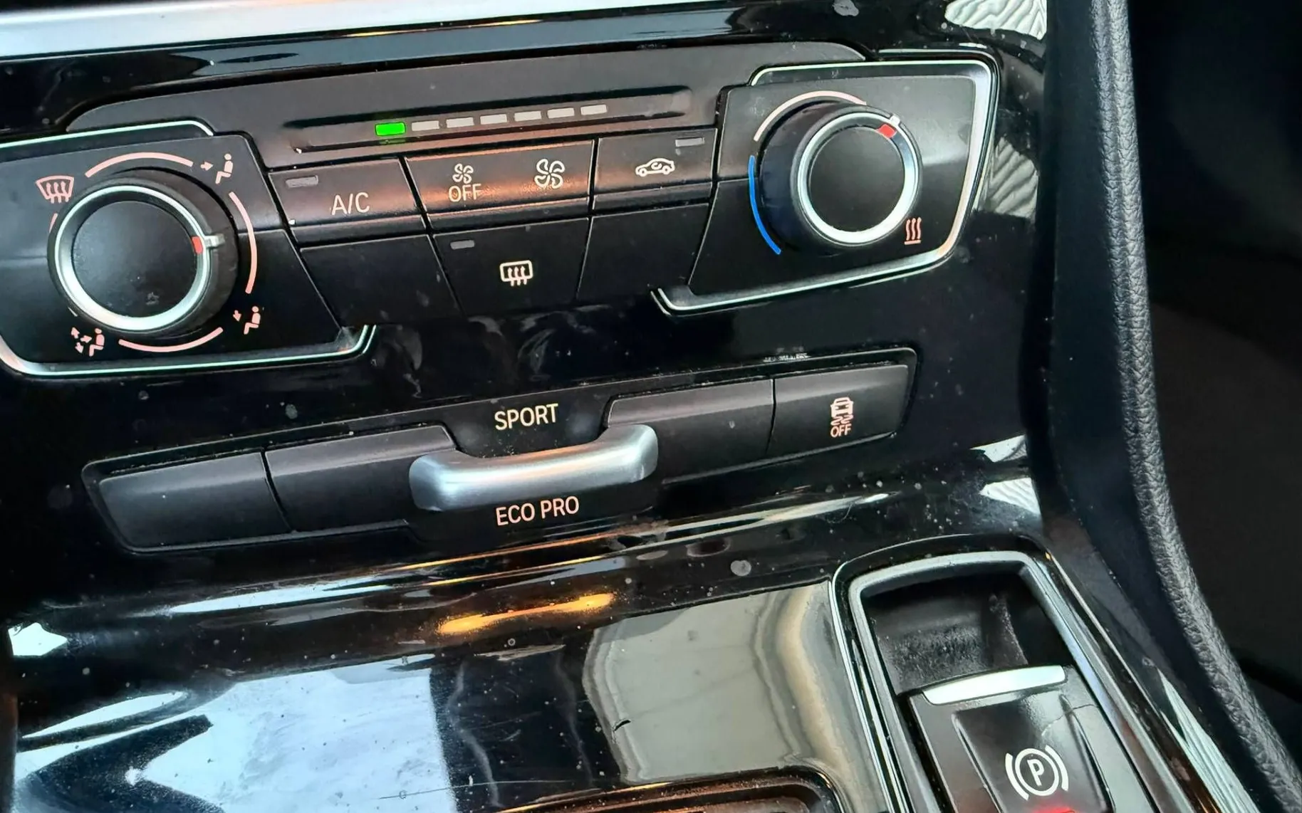 Notranja slika - BMW serija 2 Gran Tourer: - 216d - 12