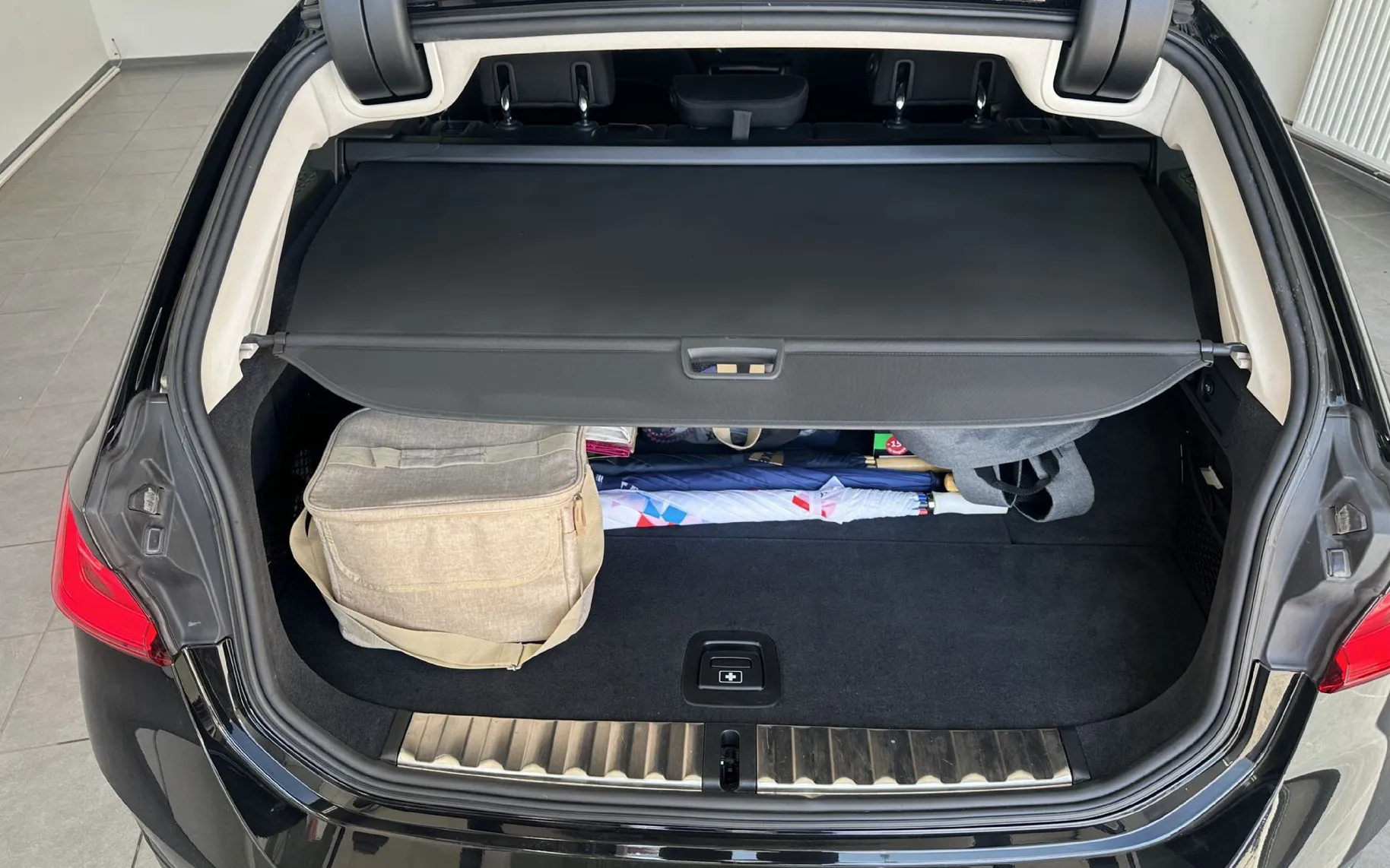 Zunanja slika - BMW Serija 3 - Touring: 318d Touring.NAVI.PDC.KONFORT.ZAKLEPANJE.KLJUKA - 16