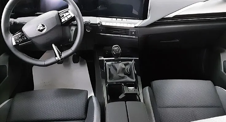 Zunanja slika - Opel Astra - 1.2 TURBO 80KW S S Edition ST - 6