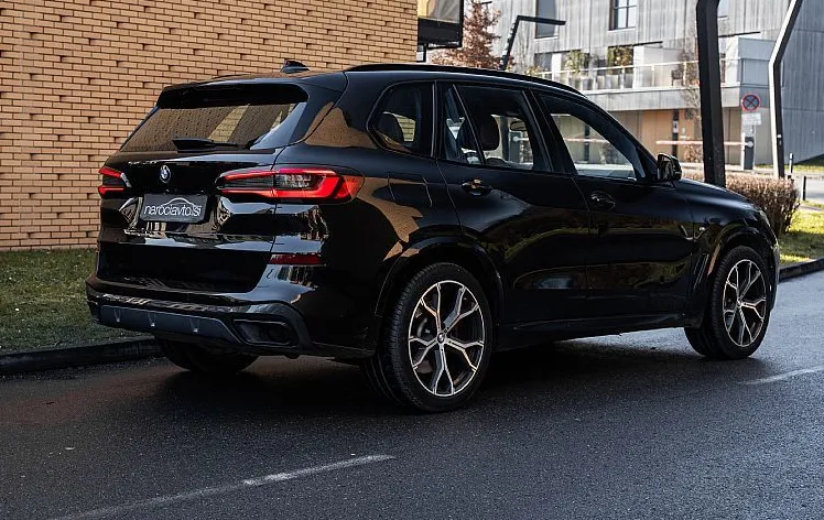 Zunanja slika - BMW X5 - serija : xDrive40d - Msport - LED - Memory - 20 col - Radar - 5