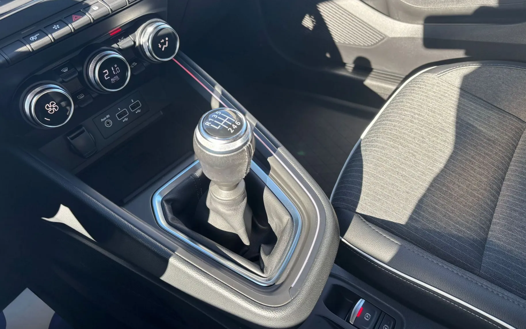 Zunanja slika - Renault Clio - Limited TCe 90 TEMPOMAT-PDC-KEYLESS - 13