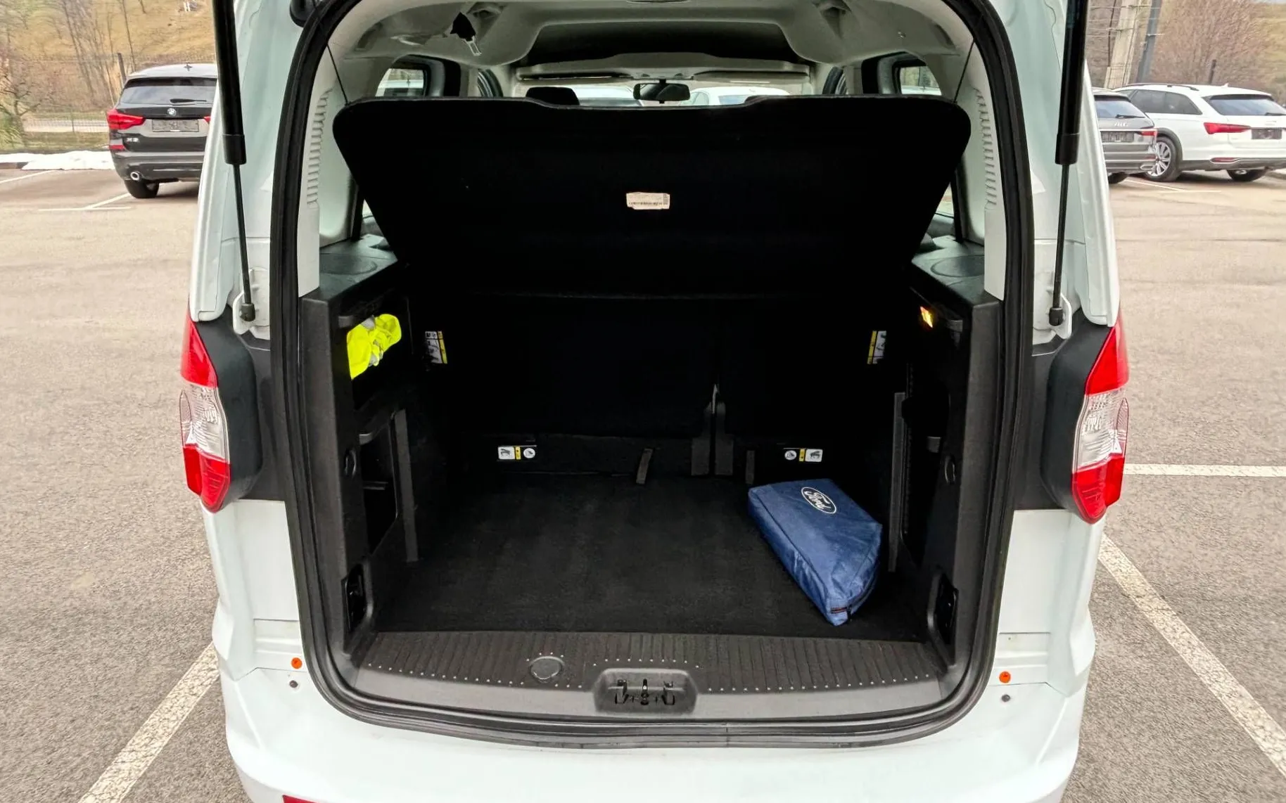 Zunanja slika - Ford Tourneo - Courier 1.5 Tdci SLOVENSKO VOZILO - 1 LASTNIK... - 15