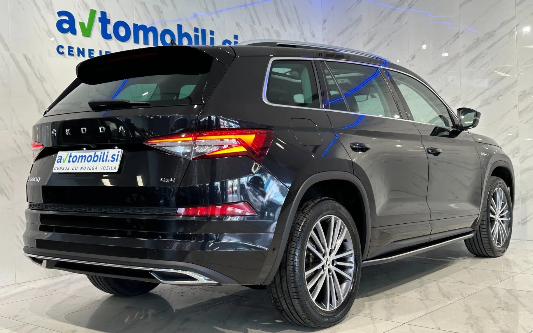 Zunanja slika - Škoda Kodiaq - 2.0 TSI 4x4|LK|Pano|ACC|360K|Hlaj|Memory|Canton| - 4