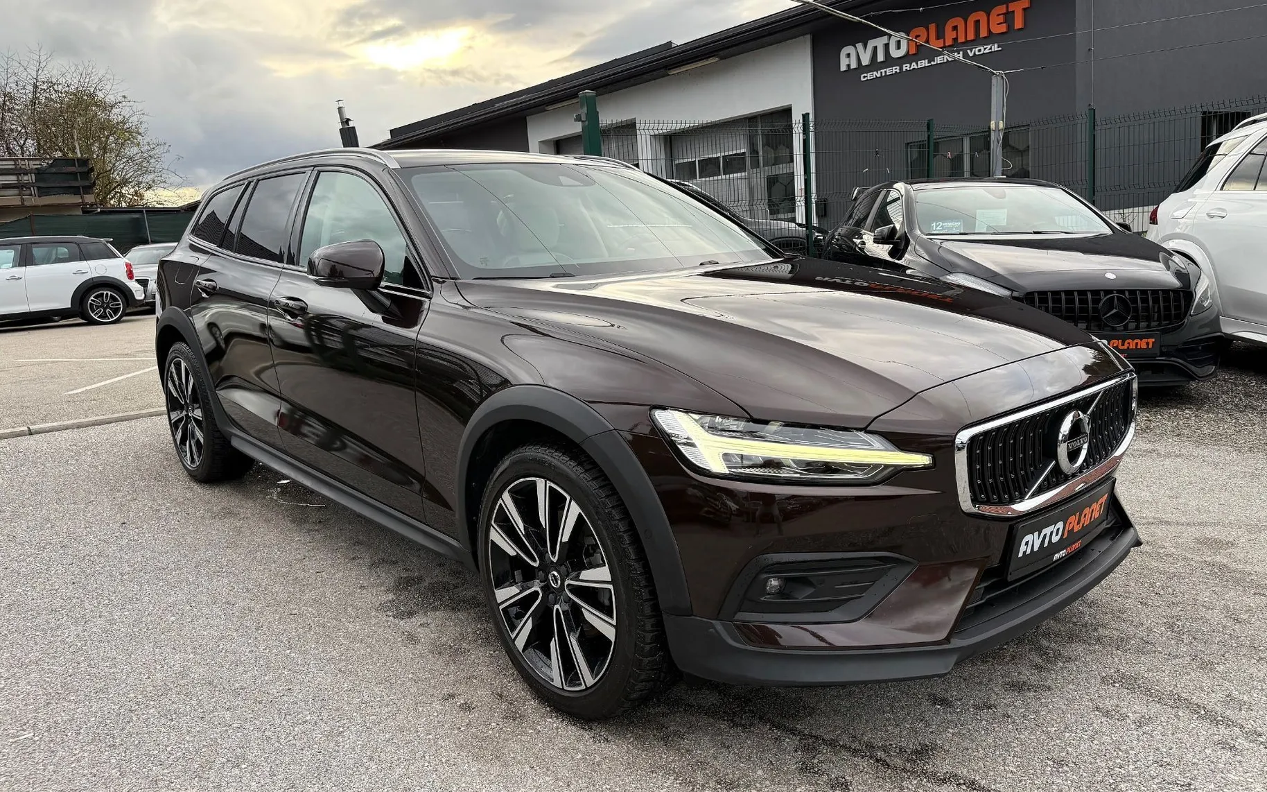 Zunanja slika - Volvo V60 Cross Country - D4 AWD AUT Momentum - 5