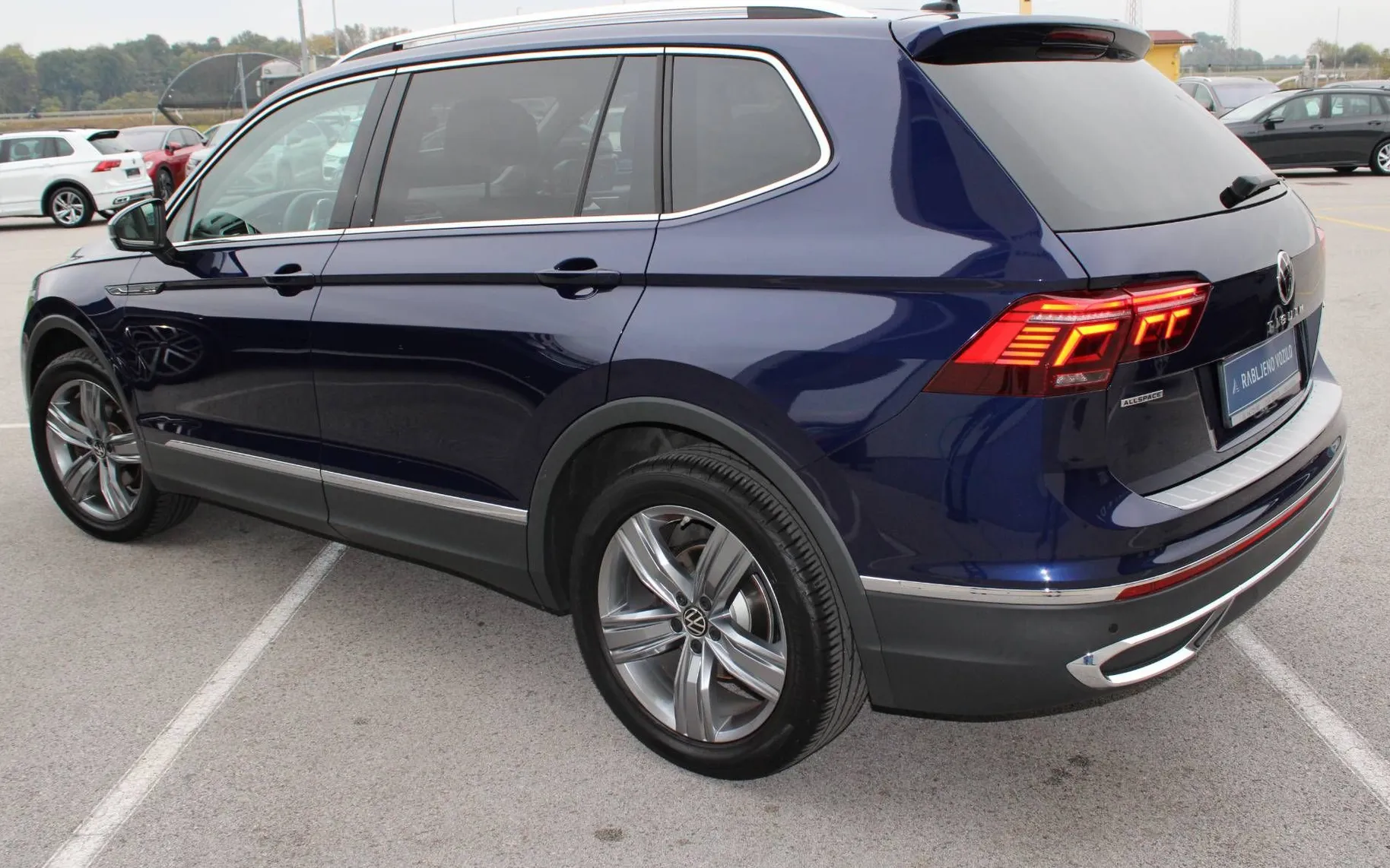 Zunanja slika - Volkswagen Tiguan Allspace - 2.0 TDI 4MOTION DCC VIRTUAL HEAD UP ACC IQ MATRIX - 7