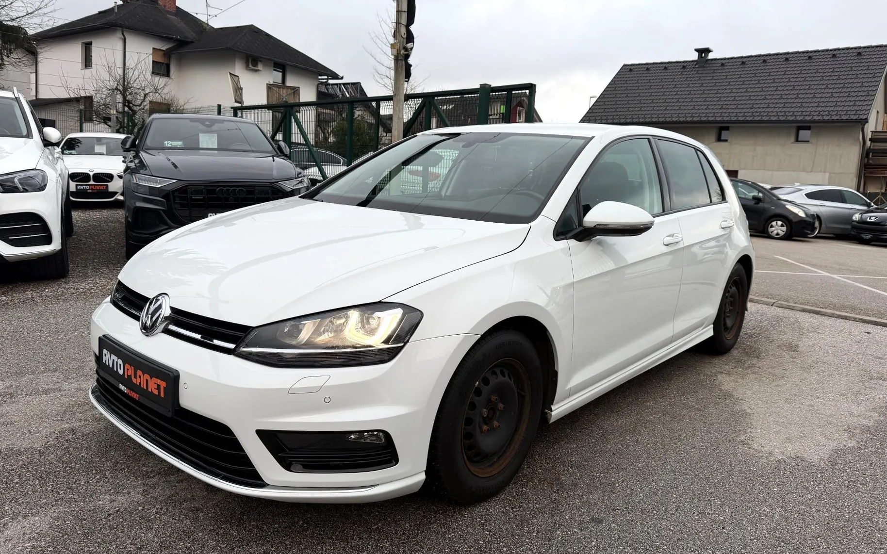 Zunanja slika - Volkswagen Golf - 2.0 TDI 4MOTION R-LiNE SLO.VOZILO LED XENON - 4