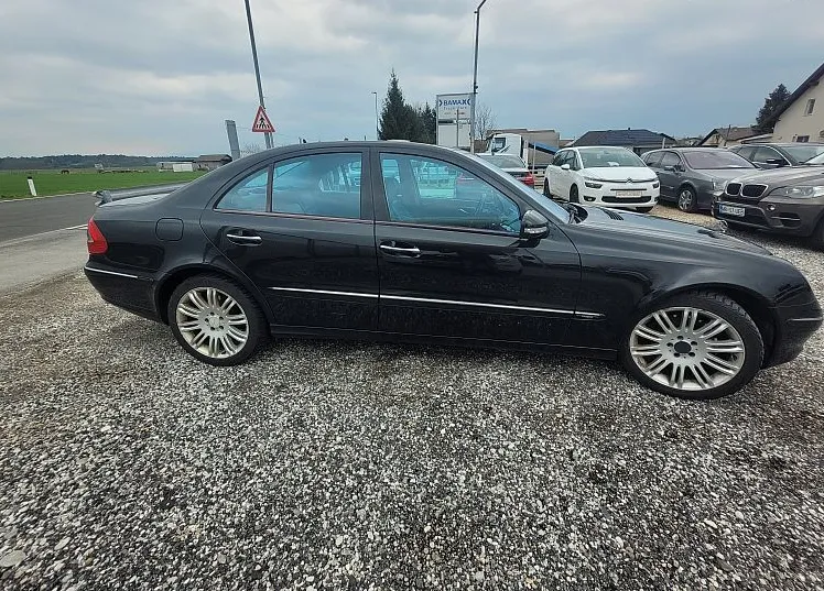 Zunanja slika - Mercedes-Benz E-Razred - E 350 4matic CLASSIC - 6